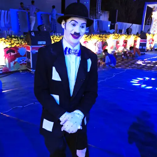 Thrillveera Entertainment - Legendary Iconic Costume Acts